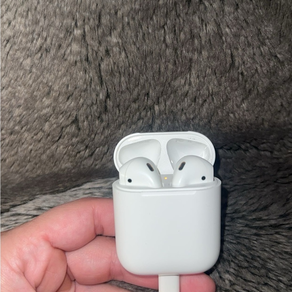 AirPods